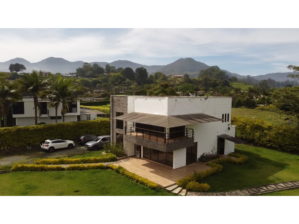 SE VENDE CASA CAMPESTRE EN LA VIA SAN ANTONIO LA CEJA
