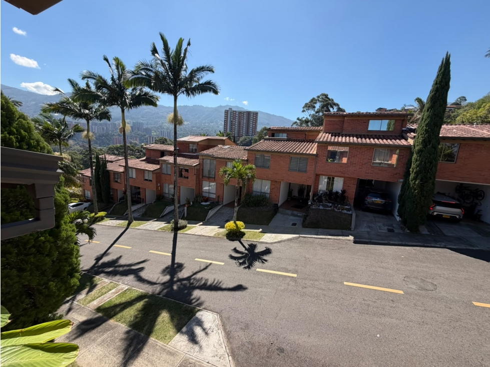 VENDO CASA EN ENVIGADO LAS ANTILLAS