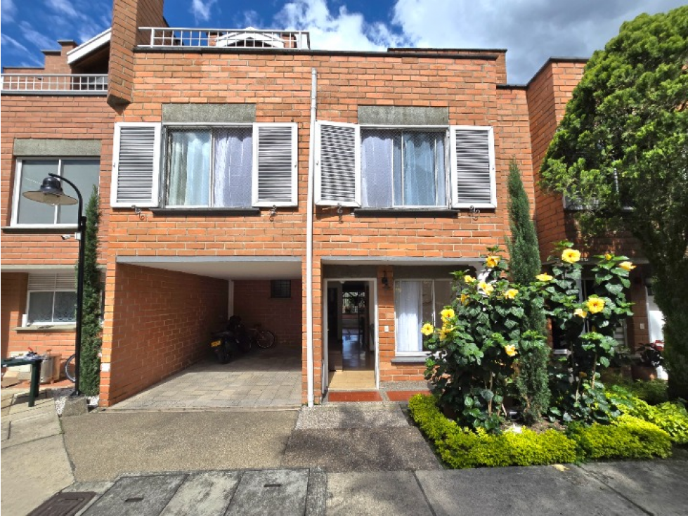 VENDO CASA EN LOMA DE LOS BERNAL BELEN