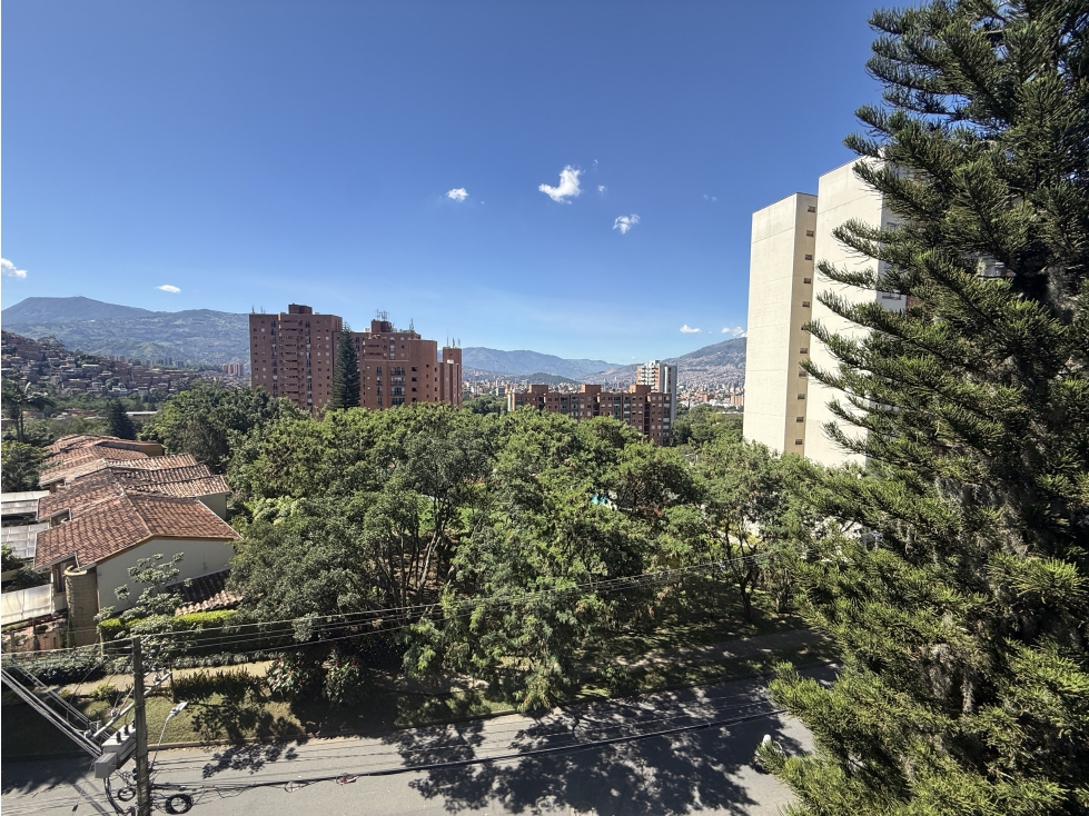 ARRIENDO APARTAMENTO DUPLEX EN LA LOMA DE LOS BERNAL - 1