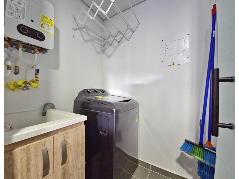 ARRIENDO APARTAESTUDIO ENVIGADO LA FRONTERA LICENCIA RENTAS CORTAS — foto 4