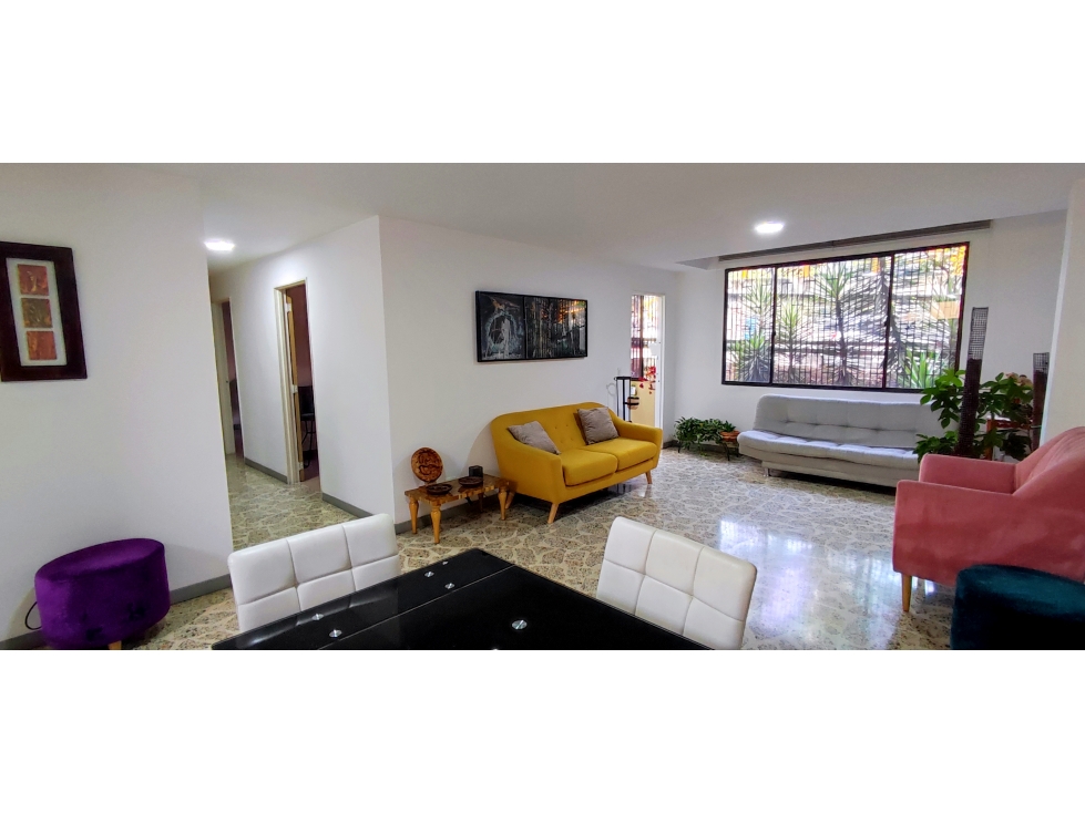AMPLIO APARTAMENTO EN LOS COLORES