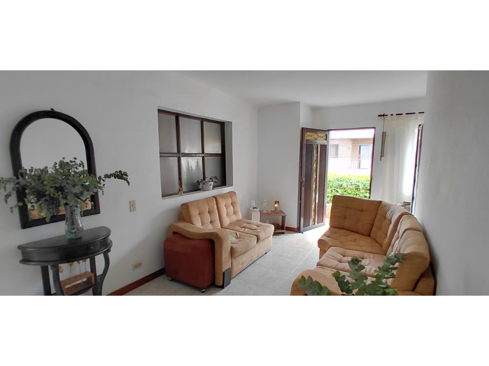 VENTA DE APARTAMENTO SEGUNDO PISO PH BELEN MIRAVALLE