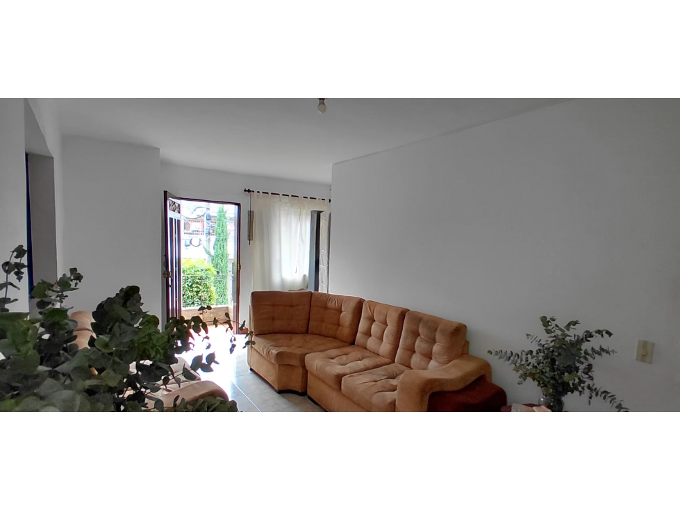 VENTA DE APARTAMENTO SEGUNDO PISO PH BELEN MIRAVALLE — foto 2