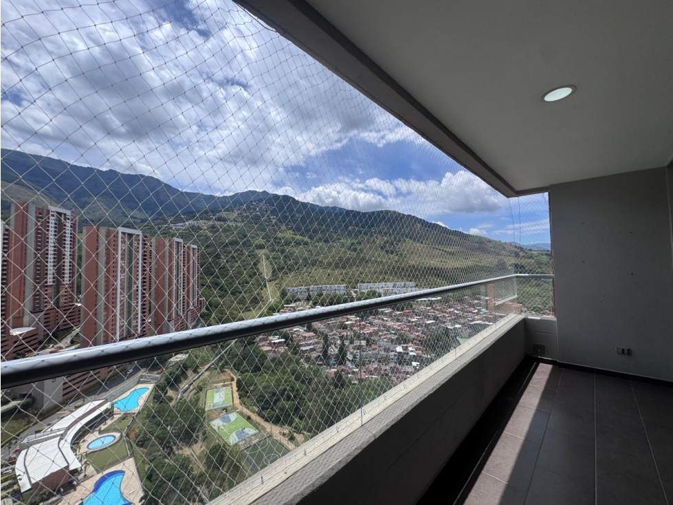 VENTA DE APARTAMENTO MODERNO EN BELLO - LA NAVARRA - ROTERDAM