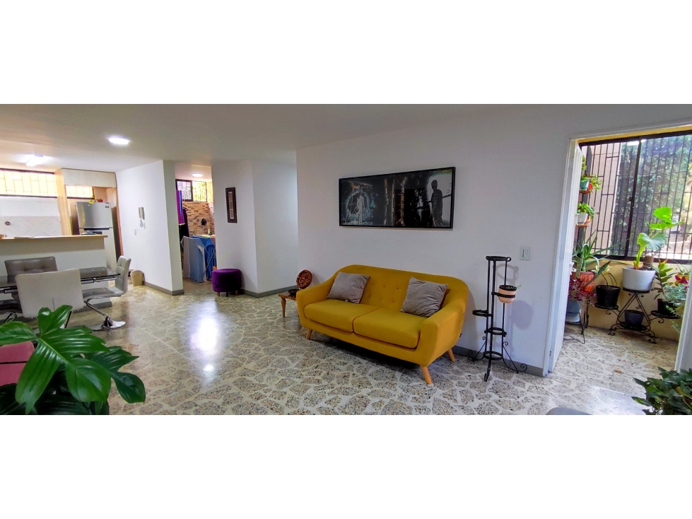 AMPLIO APARTAMENTO EN LOS COLORES — foto 2