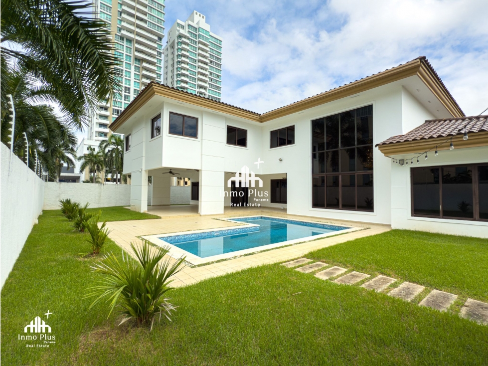 Venta de Casa en Costa del Este, PH Paseo del Parque