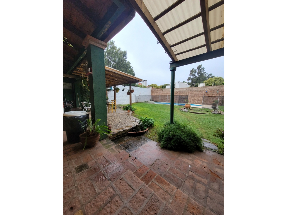 En Venta! B° Poeta Lugones, Hermosa Casa C/pileta