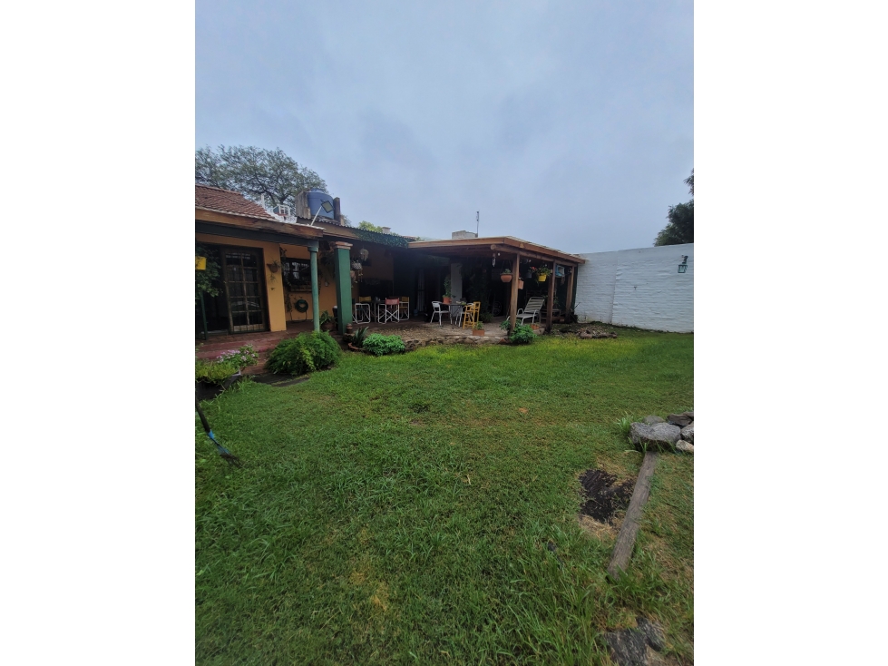 En Venta! B° Poeta Lugones, Hermosa Casa C/pileta — foto 2