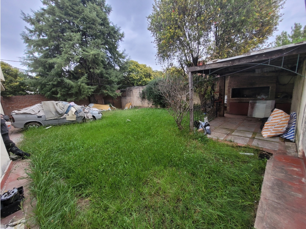 Oportunidad! Imponente Casa a Refaccionar en B° Poeta Lugones - 3