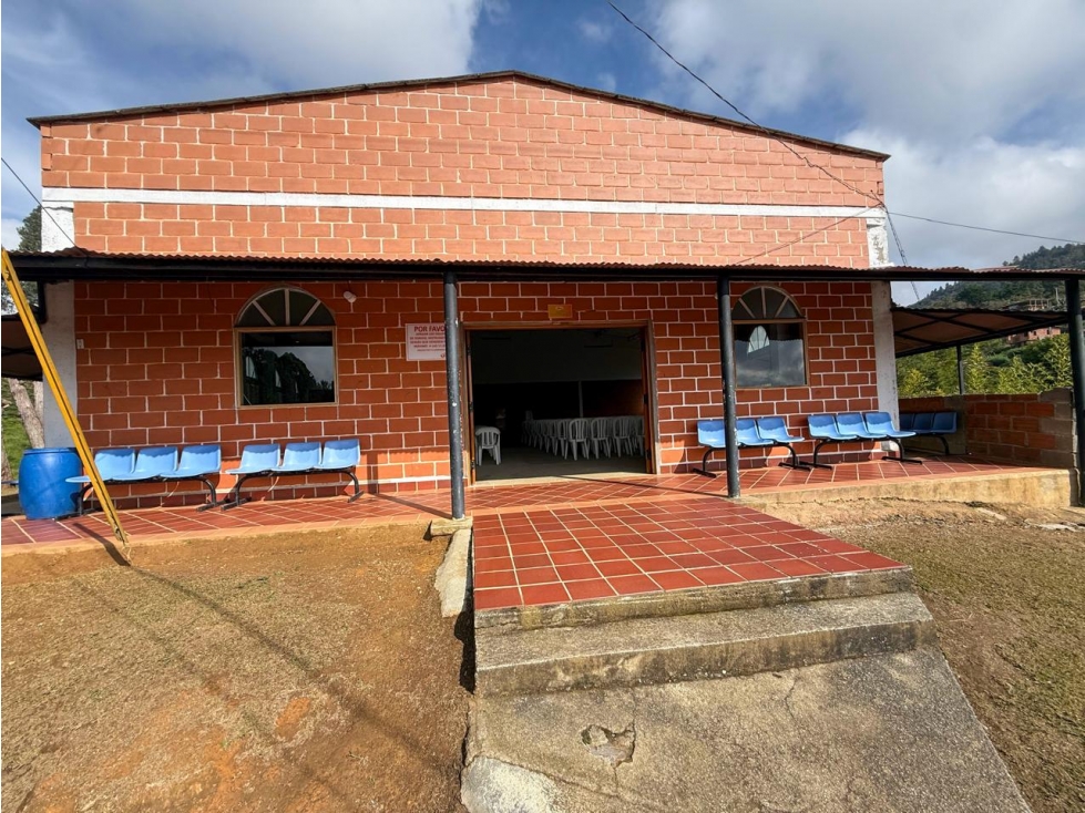 EXCLUSIVA FINCA EN GUARNE — foto 2
