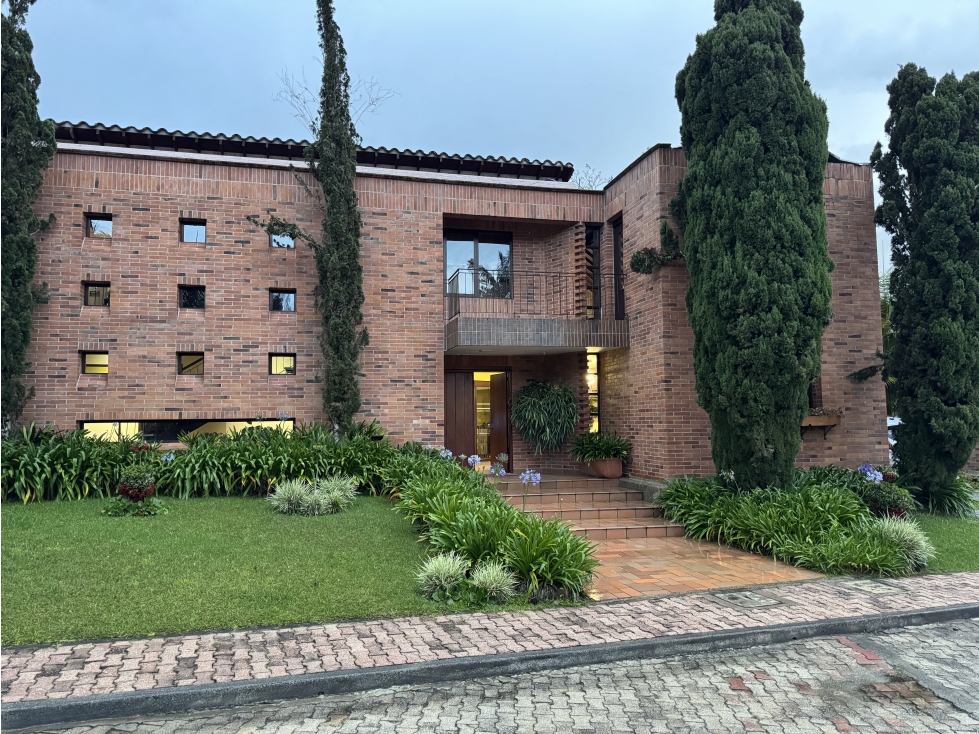EXCLUSIVA CASA CAMPESTRE EN EL RETIRO