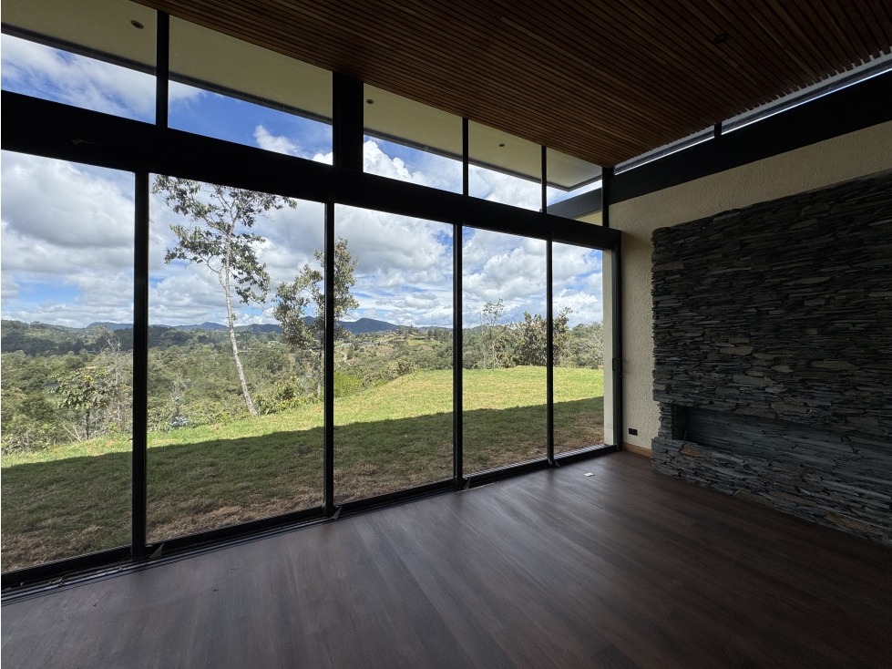 LUJOSA CASA CAMPESTRE EN EL RETIRO-MONTE SERENO REFUGIO — foto 6