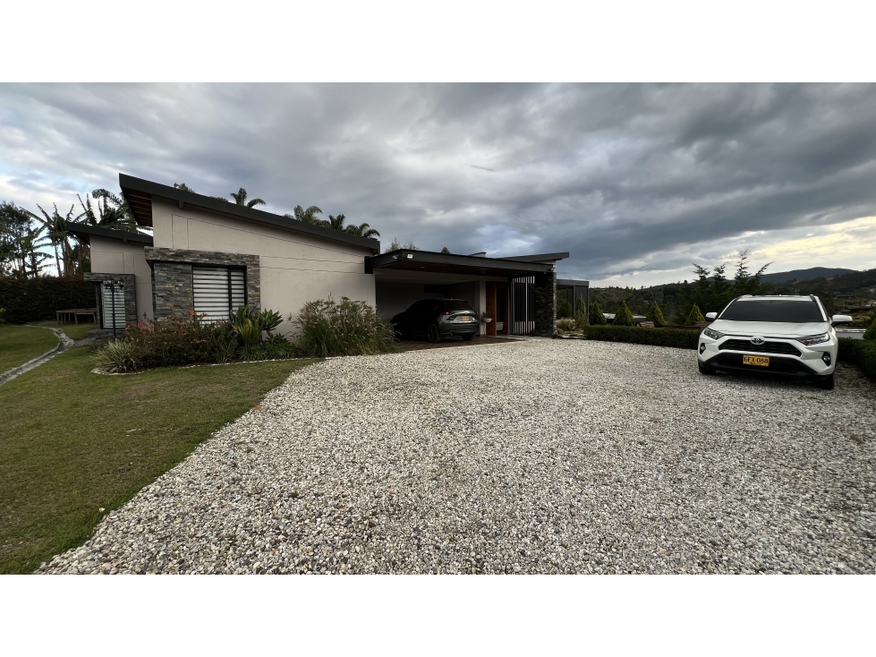 CASA CAMPESTRE EN EL RETIRO-SECTOR VIA PANTANILLO