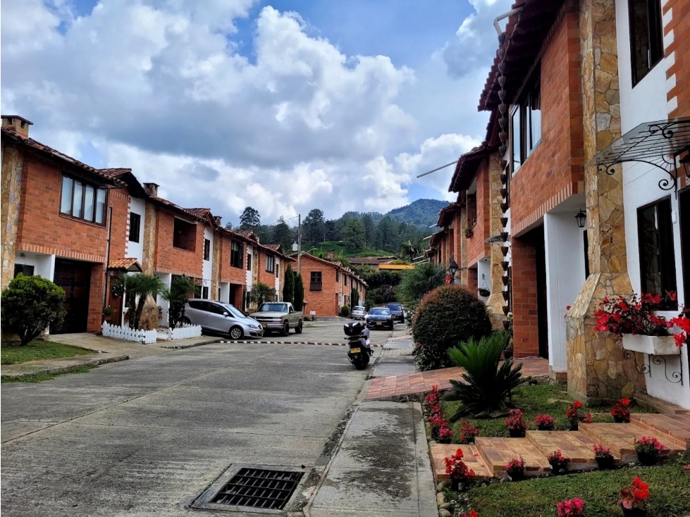 CASA CAMPESTRE 124 m² - SECTOR PURO CUERO, EL RETIRO
