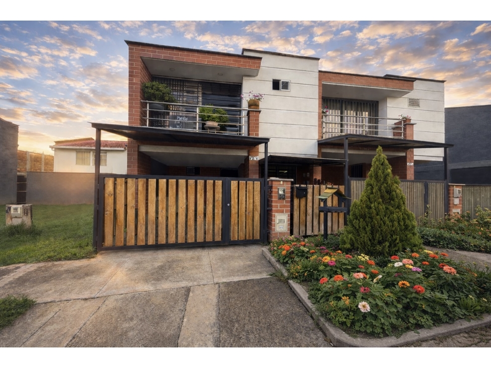 CASA EN JARDINES DEL CAMPO - LA CEJA