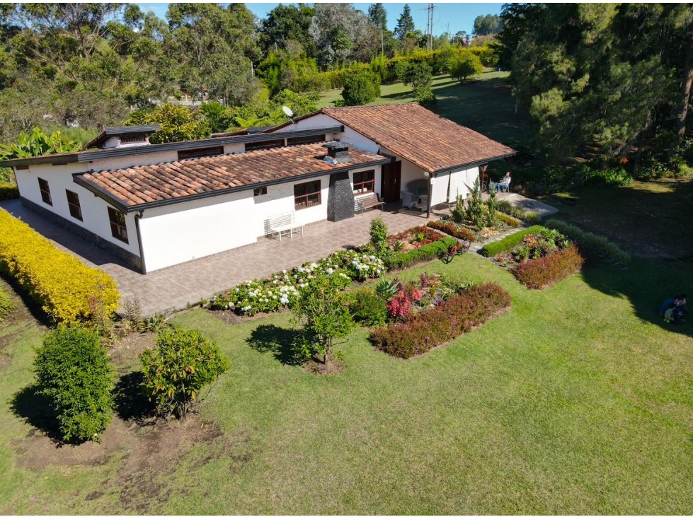 FINCA 10.000 m² EN GUARNE - VÍA SAN VICENTE