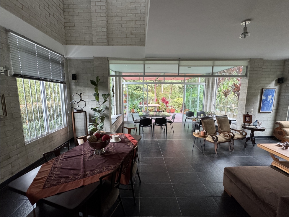 CASA CAMPESTRE EN EL RETIRO