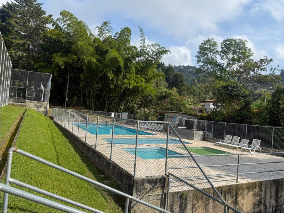 EXCLUSIVA FINCA EN GUARNE — foto 6