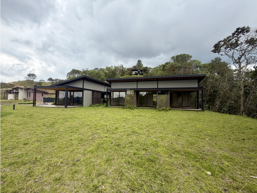 HERMOSA CASA CAMPESTRE - MONTE SERENO REFUGIO