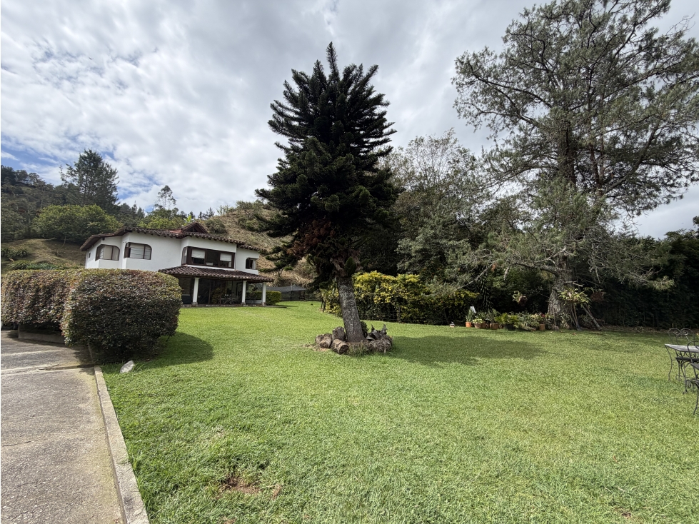 FINCA CAMPESTRE EN EL RETIRO - VÍA LLANOGRANDE 15.180m²