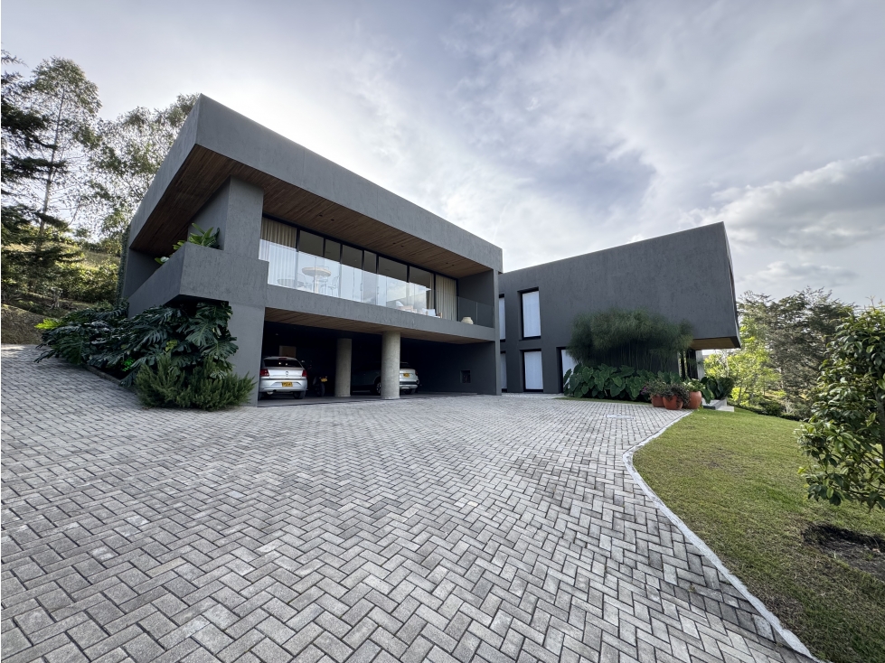 CASA CAMPESTRE EN EL RETIRO-VIA PANTANILLO