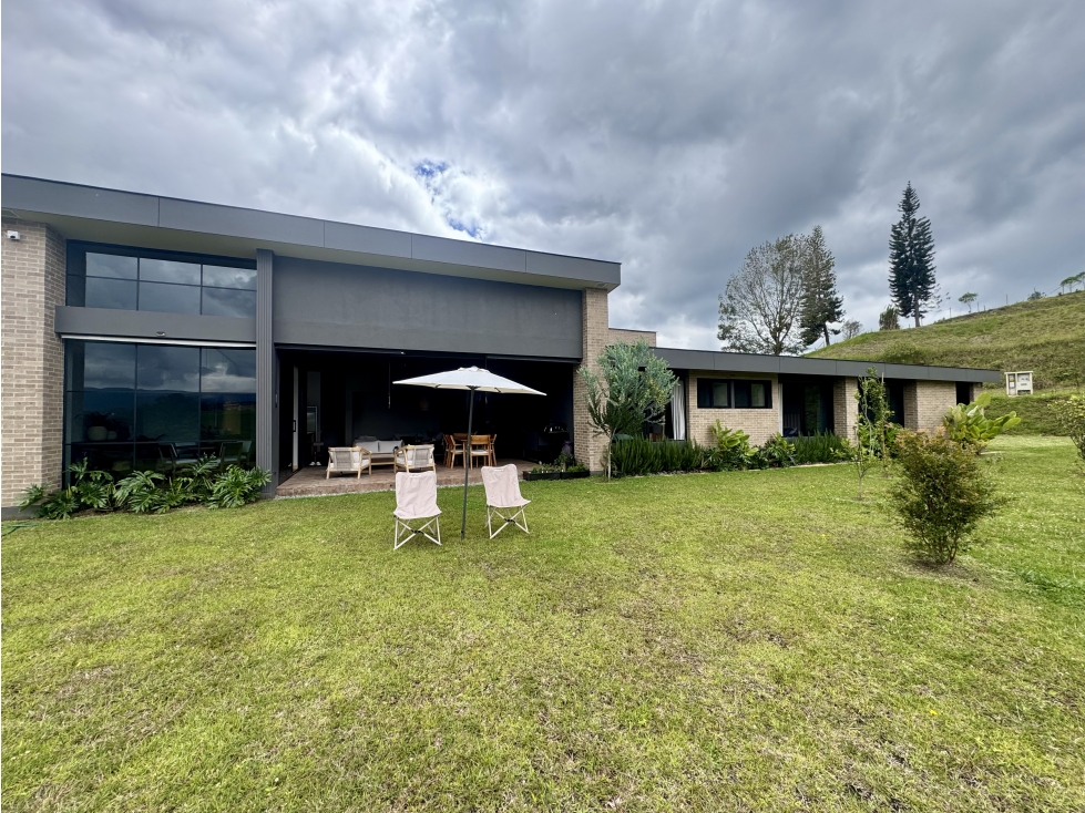 CASA CAMPESTRE 333 m² - PARCELACION AIRE AGUA