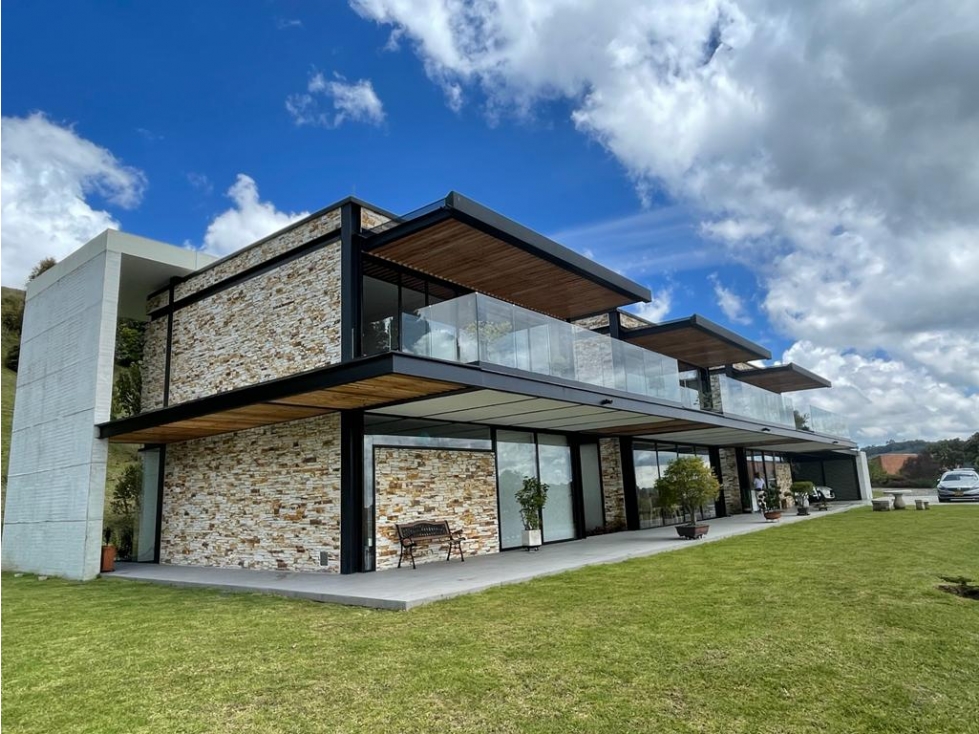 LUJOSA CASA CAMPESTRE EN EL ALTO DE LAS PALMAS — foto 2