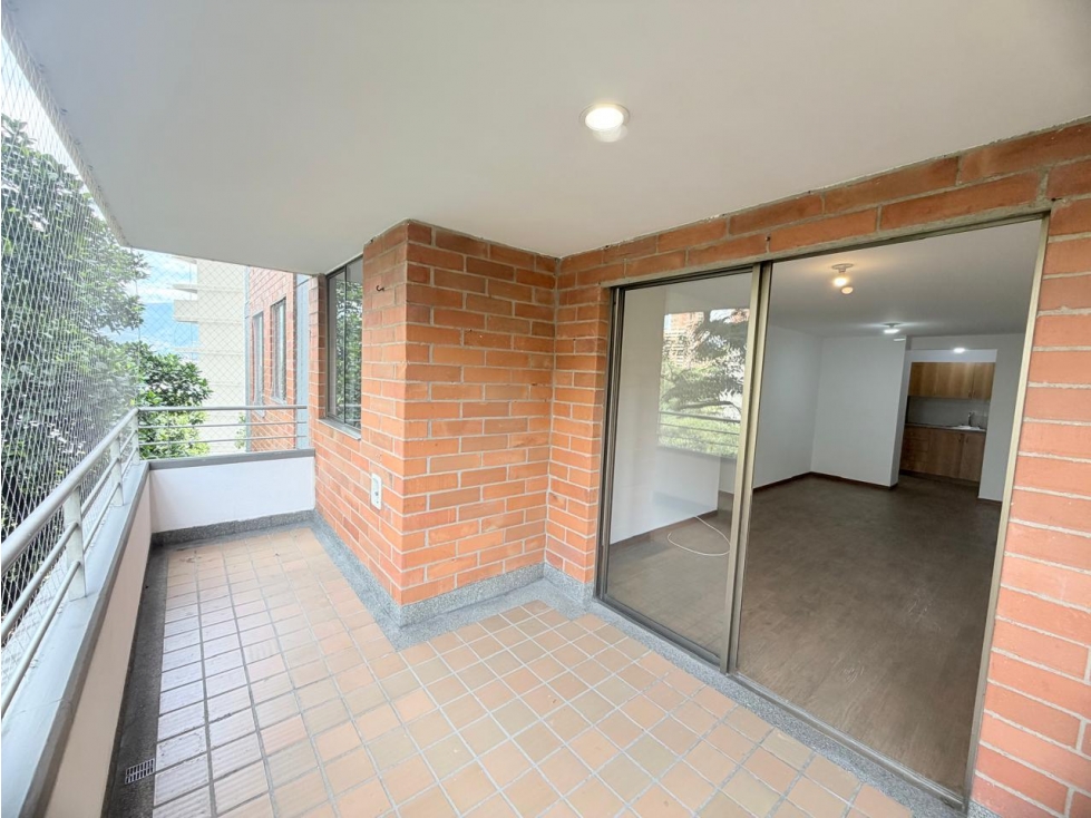 APARTAMENTO EN EL POBLADO CERCA A PROVENZA-MEDELLIN