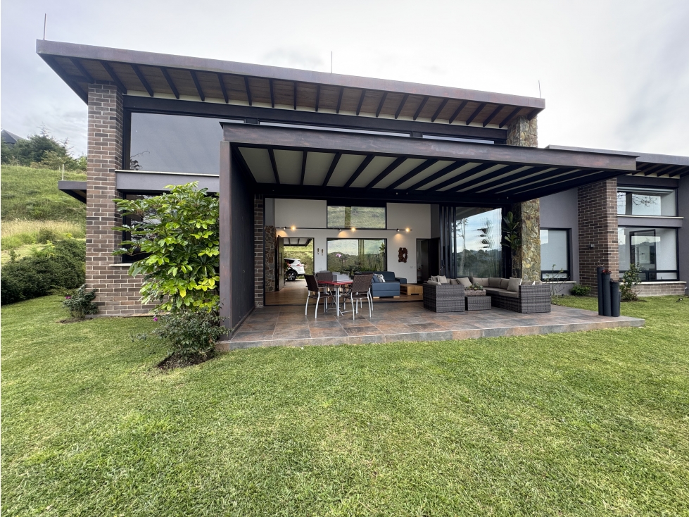 CASA CAMPESTRE EN MONTE SERENO
