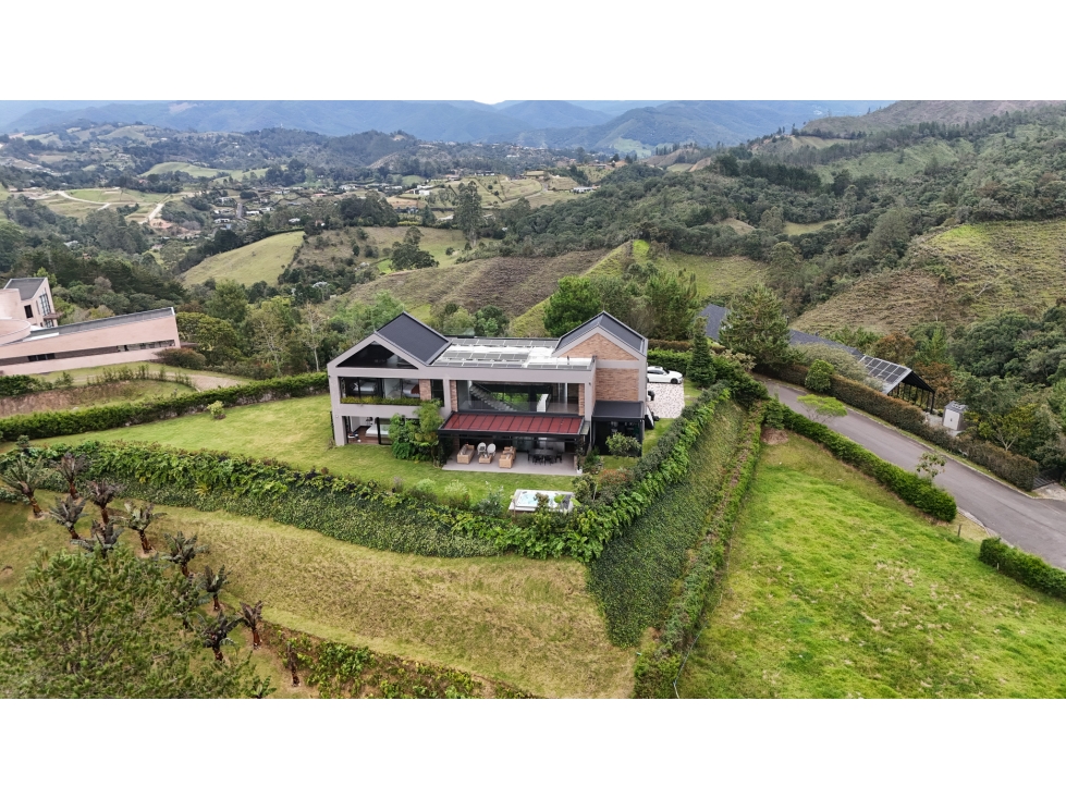 LUJOSA CASA CAMPESTRE EN EL RETIRO-SECTOR VIA PANTANILLO — foto 4