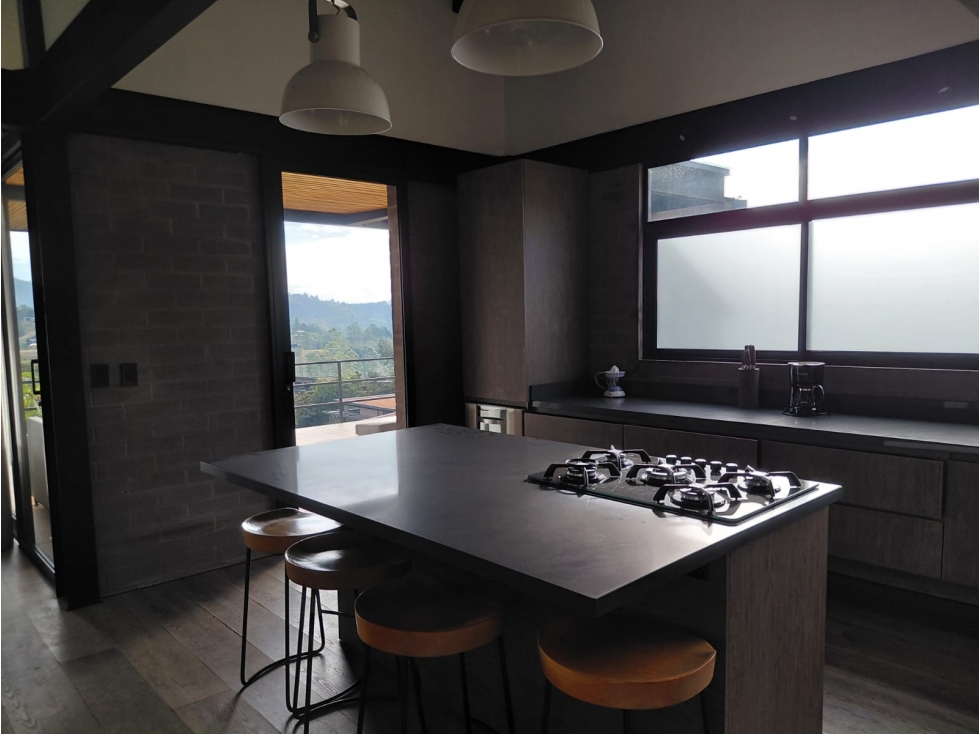 LUJOSA CASA CAMPESTRE EN EL RETIRO-MONTE SERENO REFUGIO — foto 2