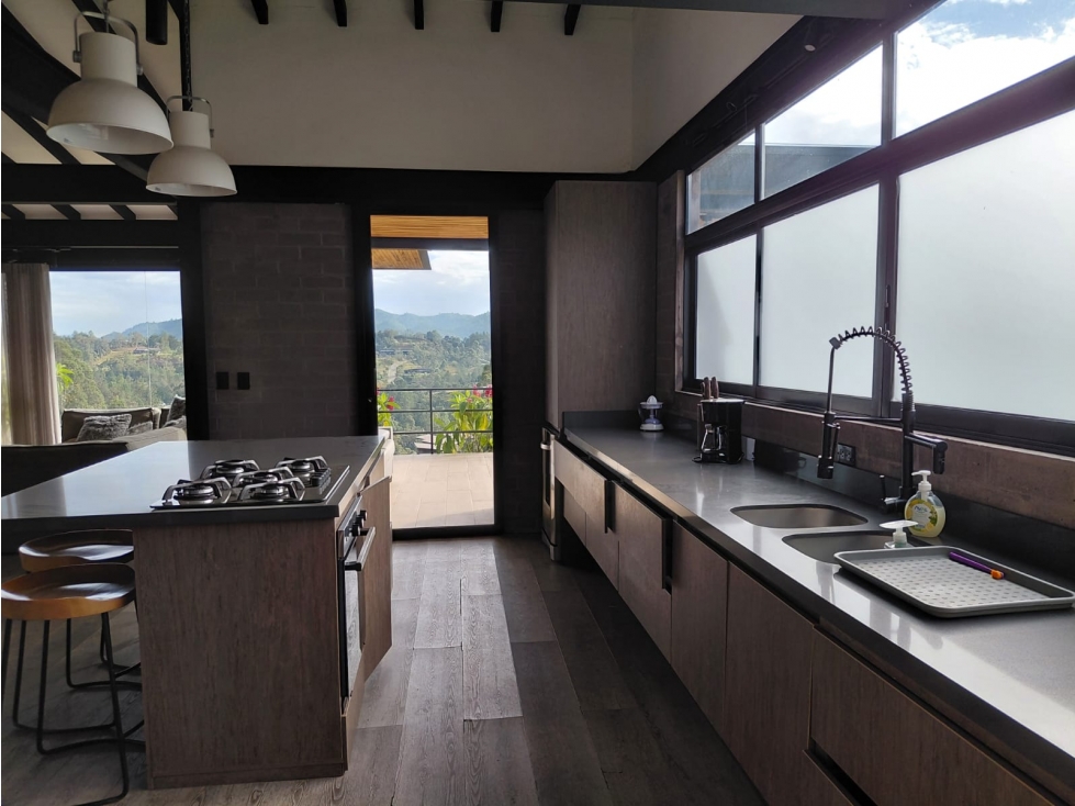 LUJOSA CASA CAMPESTRE EN EL RETIRO-MONTE SERENO REFUGIO — foto 3