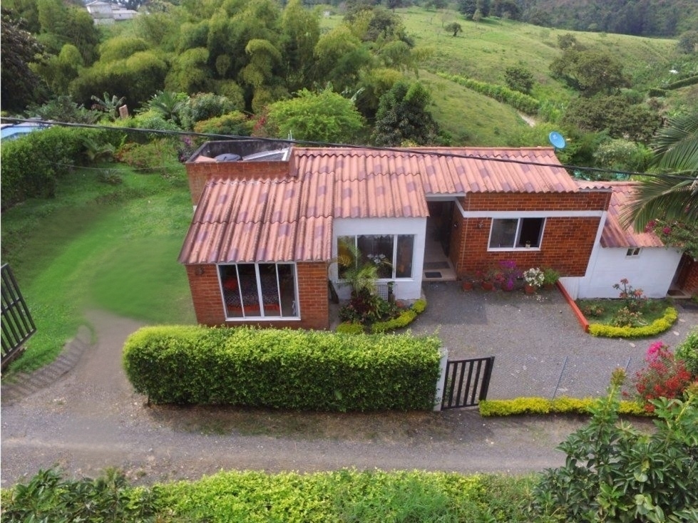 Casa campestre para la venta en Vda el placer, Combia, Pereira