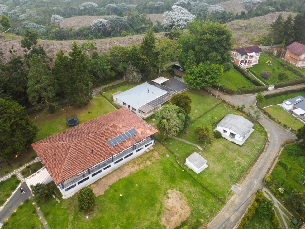 Finca en condominio para la venta en la via Armenia, Pereira!!!
