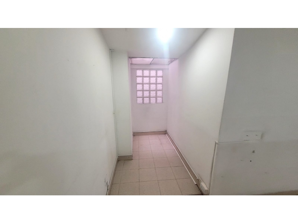 Edificio de cuatro pisos para la venta en el centro de Pereira!!! — foto 5