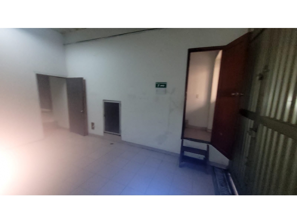 Edificio de cuatro pisos para la venta en el centro de Pereira!!! — foto 6