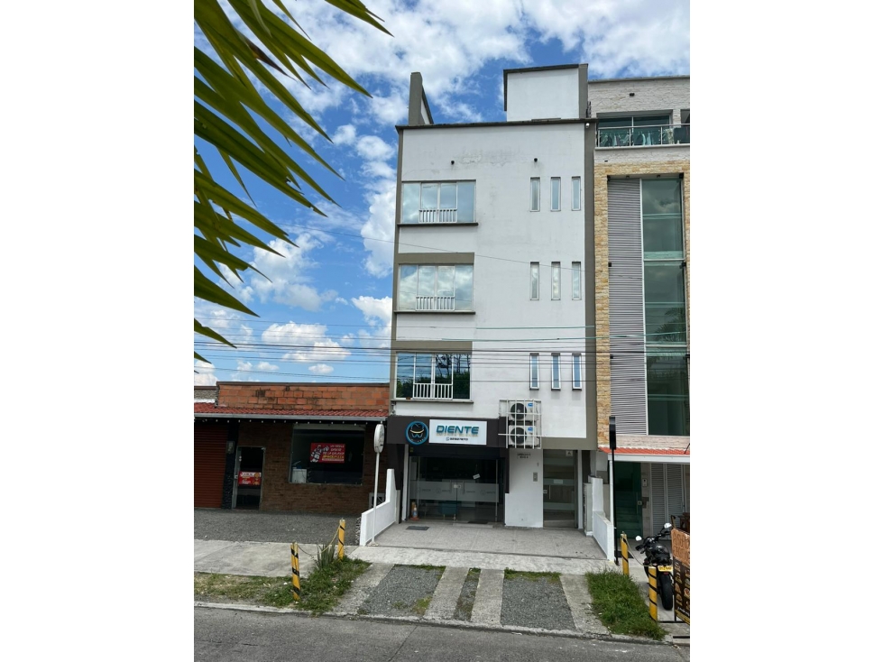 Edificio para la venta en el sector de Corales en Pereira!!! - 1