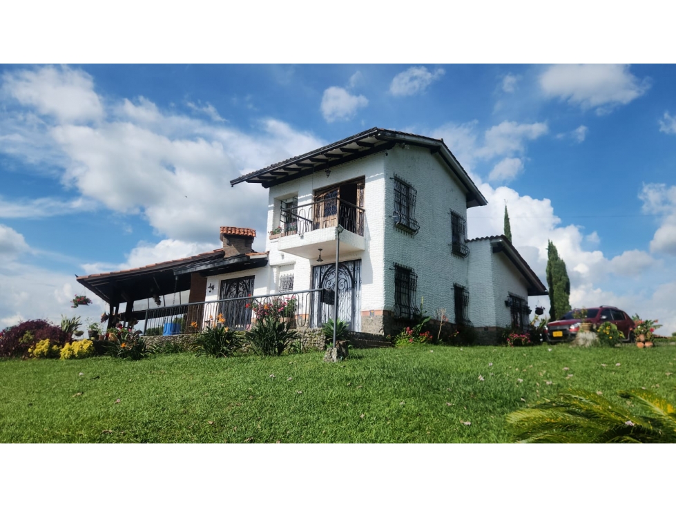 Finca independiente para la venta enla Via Arabia-Betulia!!!