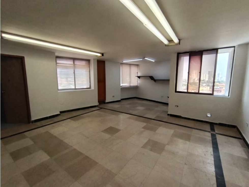 OFICINA DE 68 M2 PARA ARRIENDO EN EL CENTRO, CARTAGENA