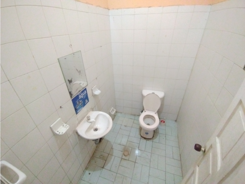 LOCAL Y OFICINAS EN ARRIENDO EN PIE DE LA POPA — foto 5