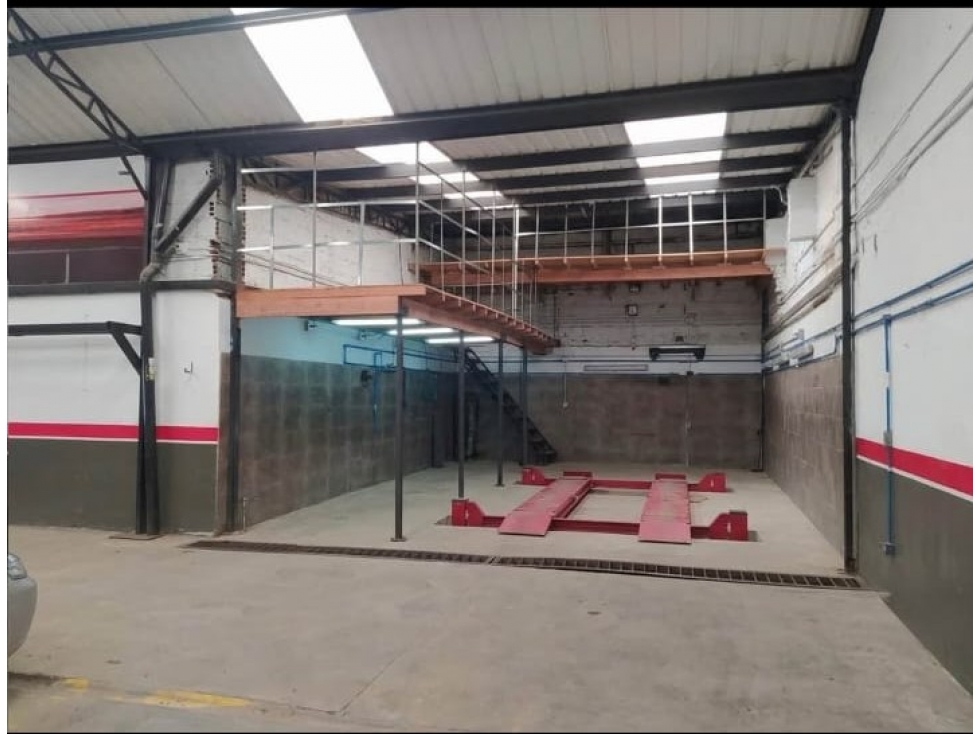 BODEGA DE 350 M2 PARA VENTA / ARRIENDO EN BELEN FATIMA — foto 2