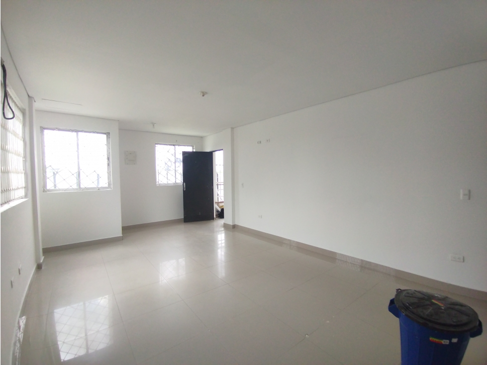 LOCAL DE 32M2 PARA ARRIENDO EN EL POZON — foto 3