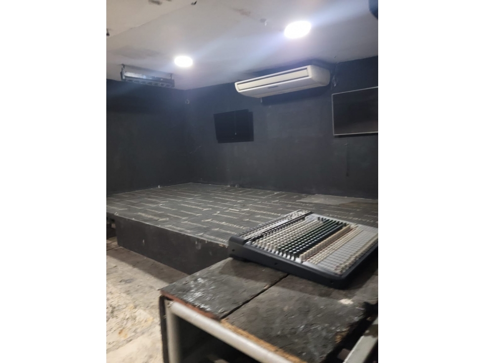 LOCAL DE 240 M2 EN LAS GAVIOTAS PARA ARRIENDO — foto 2