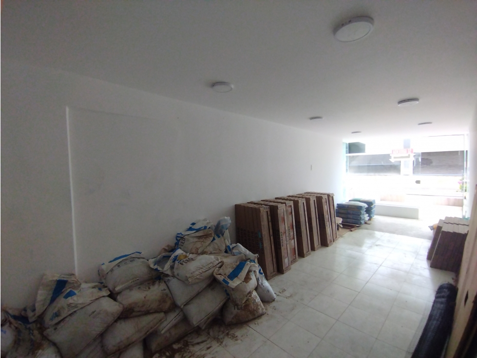 LOCAL DE 80 M2 PARA ARRIENDO EN BOCAGRANDE — foto 4