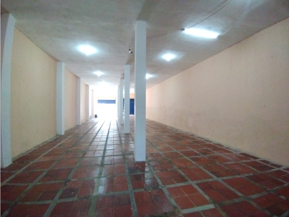 LOCAL Y OFICINAS EN ARRIENDO EN PIE DE LA POPA — foto 4