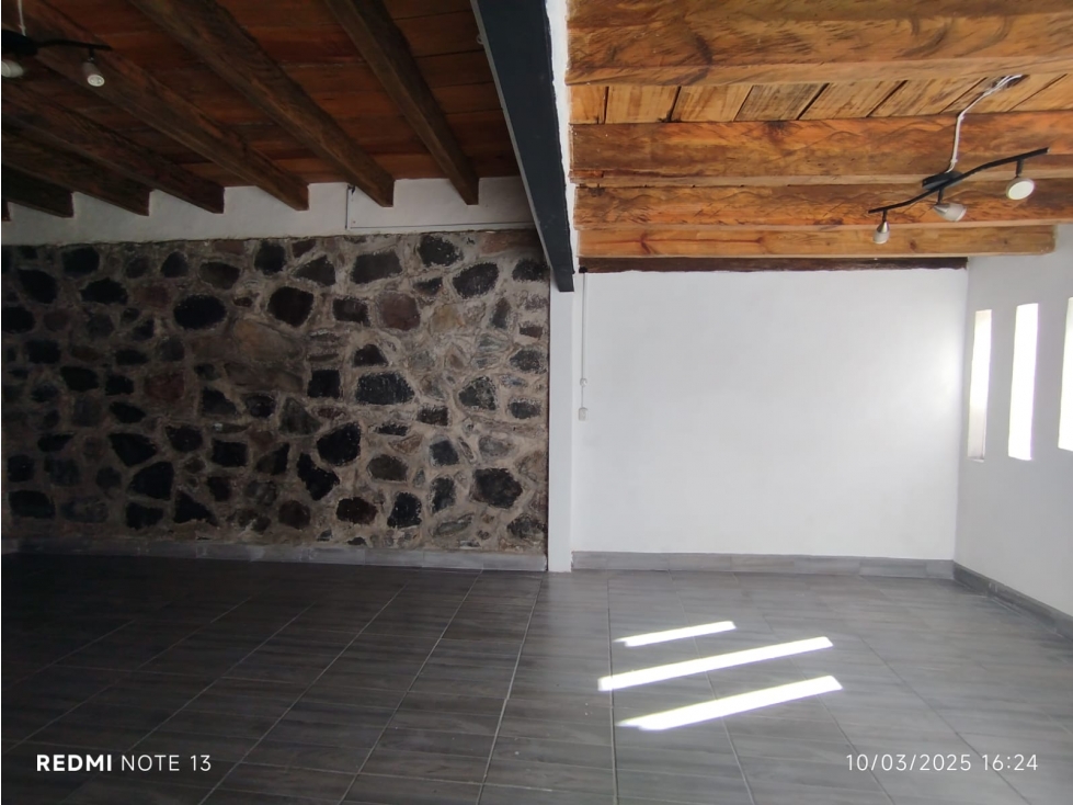 LOCAL COMERCIAL EN CASAS VIEJAS - 1