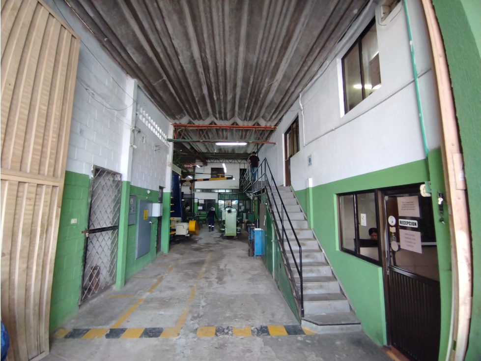 BODEGA DE 1488 M2 PARA VENTA EN EL BOSQUE — foto 2