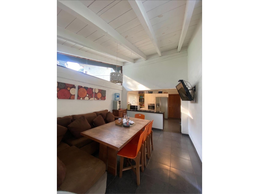 MAGNÍFICA CASA EN VENTA EN AVANDARO - 2