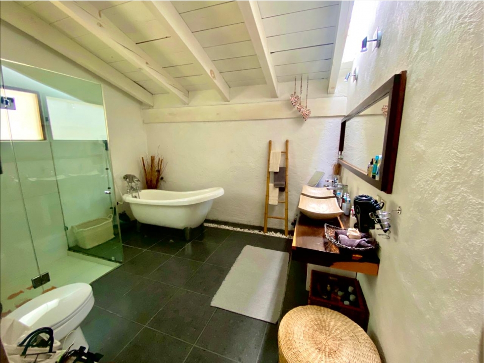MAGNÍFICA CASA EN VENTA EN AVANDARO - 3